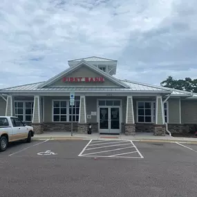 Come visit the First Bank Ocean Isle branch on Beach Drive. Your local team will provide expert financial advice, flexible rates, business solutions, and convenient mobile options.