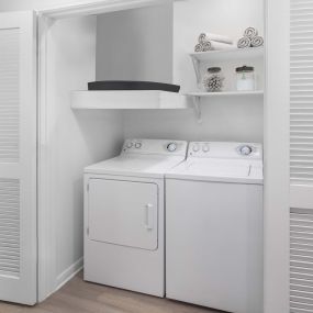 Camden Grand Harbor Apartments in Katy, TX with full-size washer and dryer