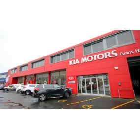 Side view of the Kia Stourbridge dealership