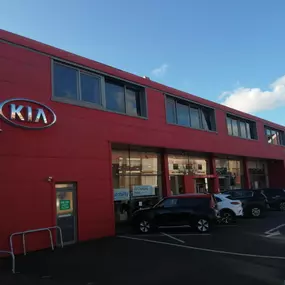 Outside the front of the Kia Stourbridge dealership