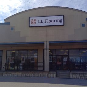 LL Flooring #1256 Chambersburg | 1660 Lincoln Way East | Storefront