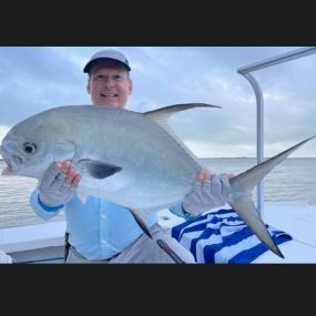 Mexico is Hot! Congratulations to Rob Barnette on his Grand Slam. Topped off with this 25 lb. Permit.
(Equipment from JB’s)