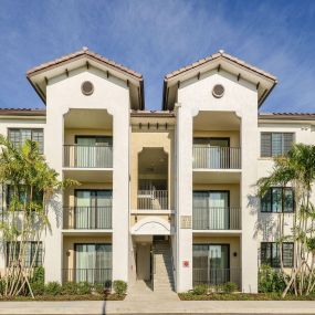 Exterior of Azura Luxury Apartments in Kendall FL