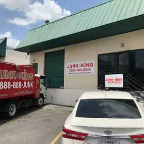 Exterior Junk King San Antonio office