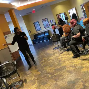 Bild von Empire Beauty School