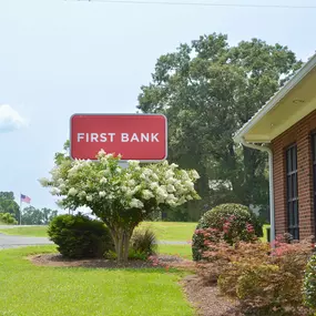 Bild von First Bank - Bennett, NC