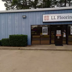 LL Flooring #1216 Tyler | 3216 West Gentry Parkway | Storefront