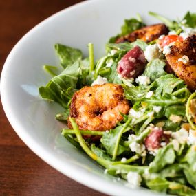 Shrimp and arugula salad