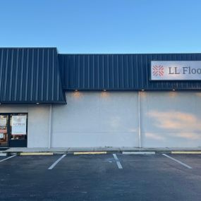 LL Flooring #1277 Naples | 4404 Tamiami Trail East | Storefront