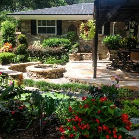 Bild von Beautiful Blooms Landscaping