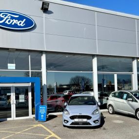 Front of the Ford Cardiff dealership