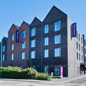 Premier Inn Sevenoaks hotel exterior