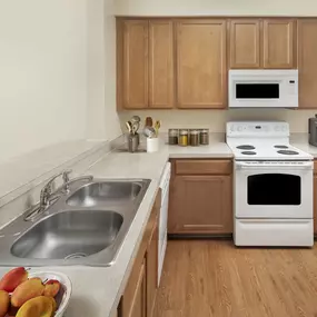 Traditional finish kitchen at Camden College Park apartments in College Park, MD