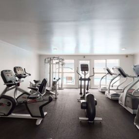 Gym at Chateau La Fayette Apartments