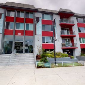 Entrance at Chateau La Fayette Apartments