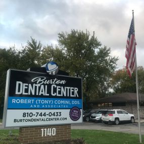 Bild von Burton Dental Center: Comini Robert A DDS