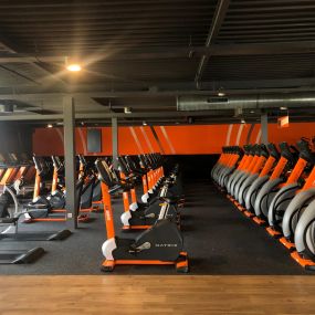 Basic-Fit Breda Ettensebaan 24/7 - cardio