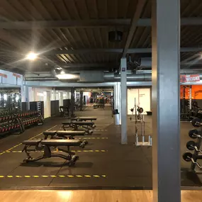 Basic-Fit Breda Ettensebaan 24/7 - free weight zone