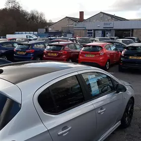 Cars outside the front of the Ford Glossop dealership