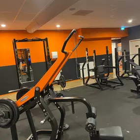 Basic-Fit Papendrecht Burg. Keijzerweg 24/7 - free weight zone