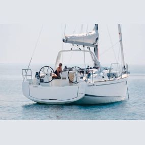 beneteau oceanis 35.1 aft view