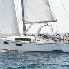 beneteau oceanis 35.1 port view