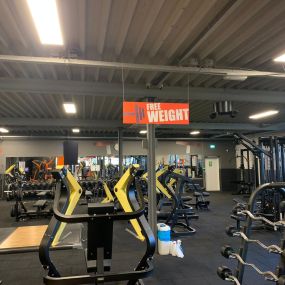 Basic-Fit Kerkrade Spekhofstraat 24/7 - free weight zone