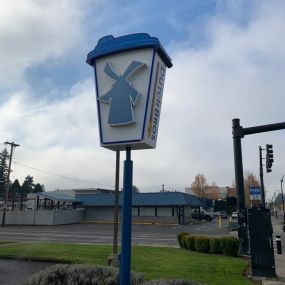 Dutch Bros Gresham, OR - (Bk Lounge/ 187)