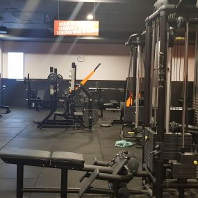 Basic-Fit Vlaardingen Hoogstraat 24/7 - free weight zone