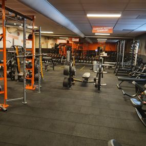 Basic-Fit Roosendaal t Zand 24/7 - free weight zone