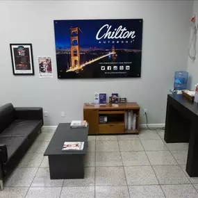 Bild von Chilton Auto Body Nob Hill