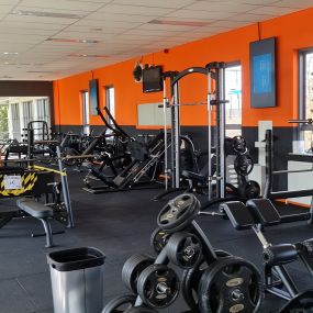 Basic-Fit Hoogeveen Pesserstraat 24/7 - free weight zone