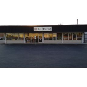 LL Flooring #1193 Springfield | 2803 North Dirksen Pkwy | Storefront