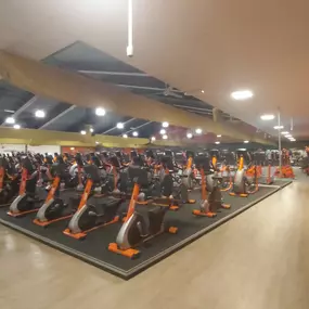 Basic-Fit Helmond Braakse Bosdijk 24/7 - cardio