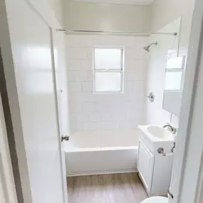 Bathroom at Hobart Apartments