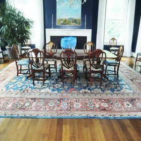 Bild von Nazmiyal Antique Rugs