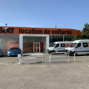 Sixt location de voitures Avignon entrée parking