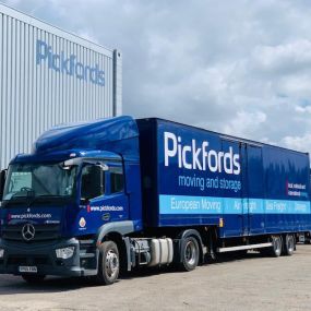 Pickfords moving lorry