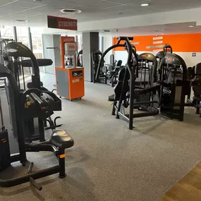 Basic-Fit Rotterdam Lijnbaan 24/7 - strength zone