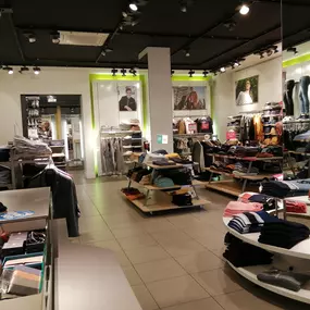 Photo de l'intérieur du magasin Jules Lorient