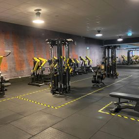 Basic-Fit Hoofddorp J.C. Beetslaan 24/7 - free weight zone