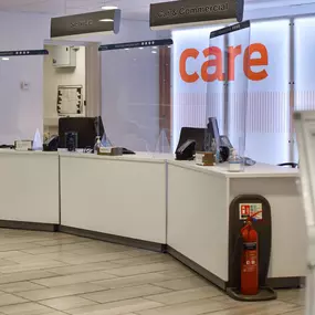 Inside the Ford Service Centre Lincoln