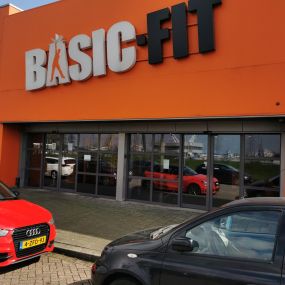 Basic-Fit Rotterdam Plompertstraat 24/7 - entree