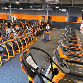 Basic-Fit Rotterdam Plompertstraat 24/7 - cardio