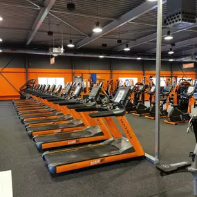 Basic-Fit Rotterdam Plompertstraat 24/7 - cardio