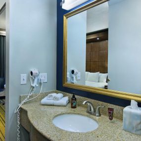 Oxford Suites Spokane Guestrooms