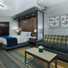 Oxford Suites Spokane Guestrooms