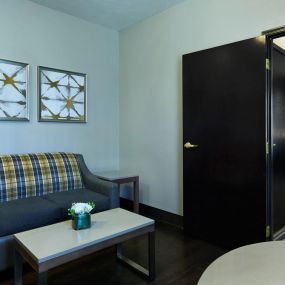 Oxford Suites Spokane Guestrooms