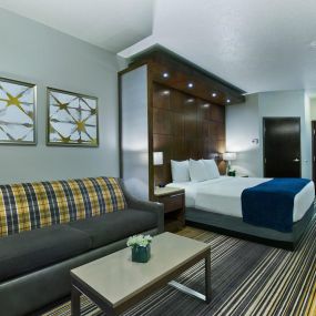 Oxford Suites Spokane Guestrooms