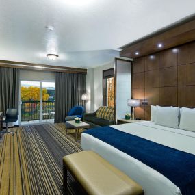 Oxford Suites Spokane Guestrooms